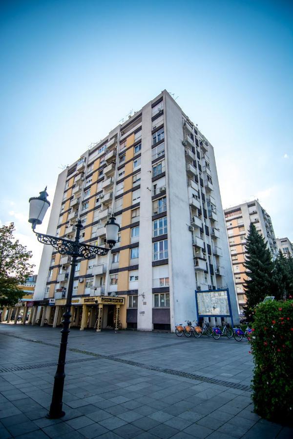 Sky Apartamento Slavonski Brod Exterior foto