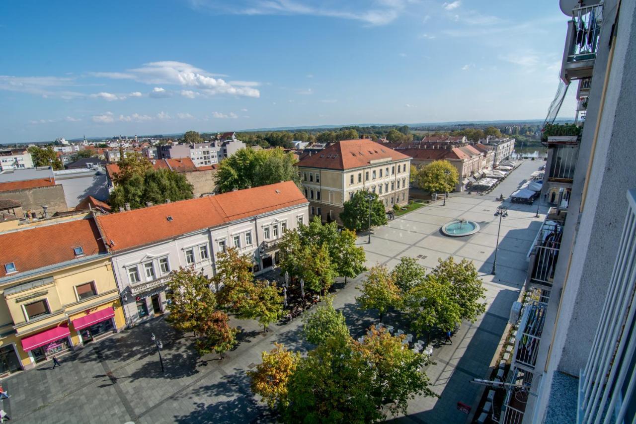 Sky Apartamento Slavonski Brod Exterior foto