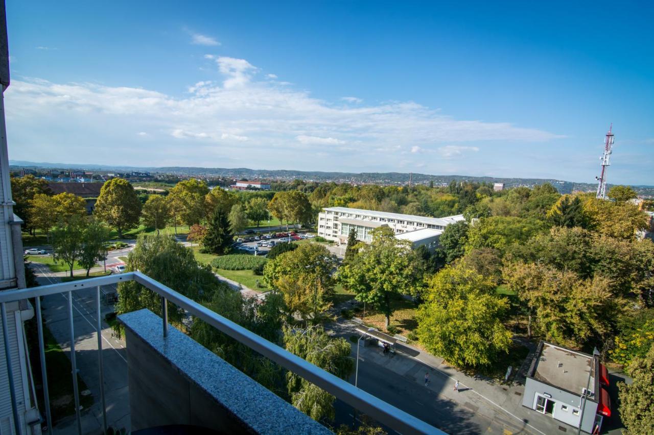 Sky Apartamento Slavonski Brod Exterior foto