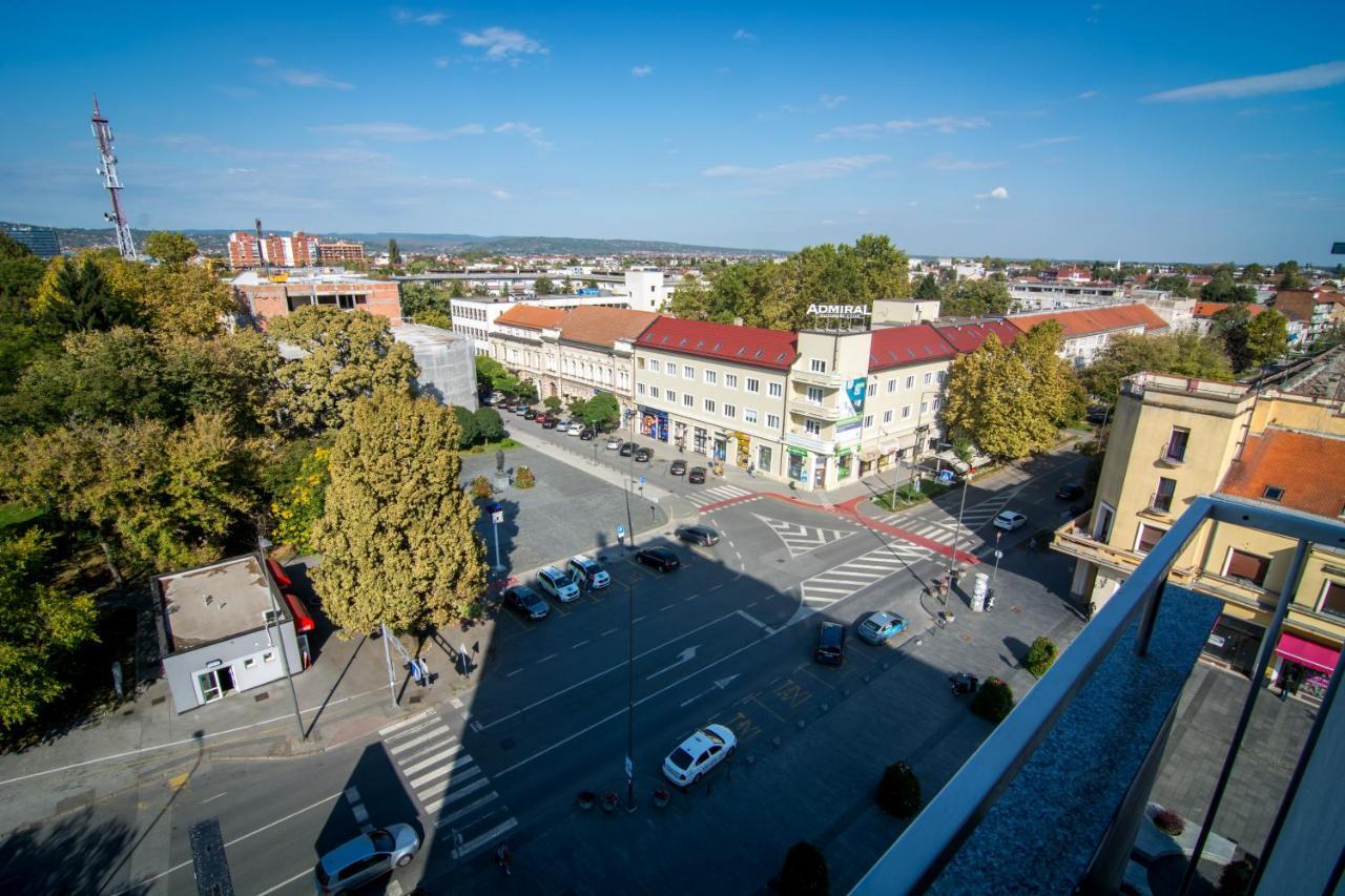 Sky Apartamento Slavonski Brod Exterior foto